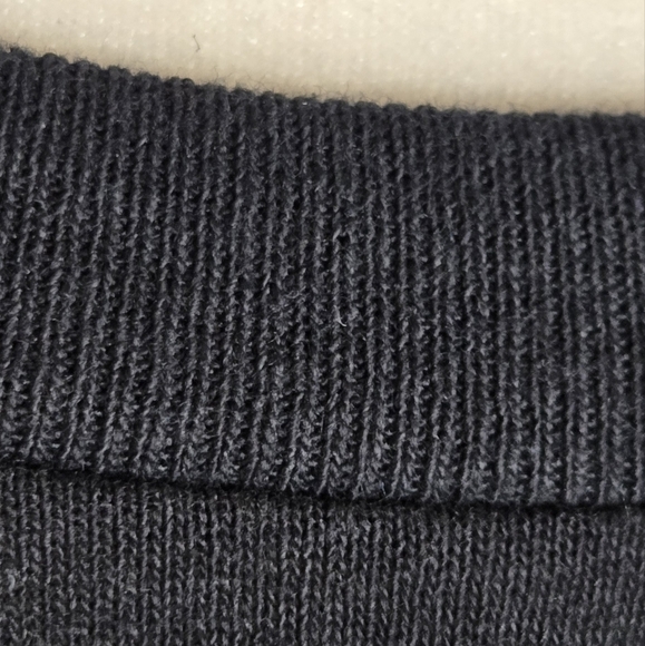 ๐ Barbie NWT graphic short sleeve t-shirt Medium black pink - Picture 11 of 16